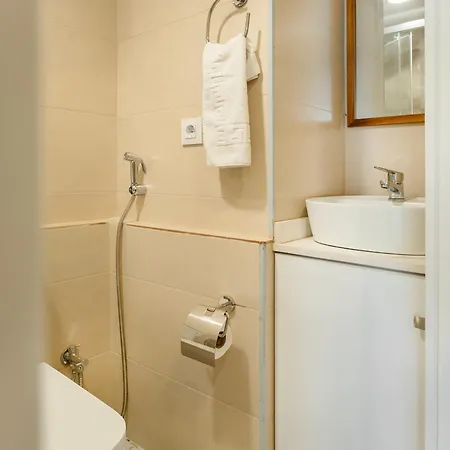 Apartman Historic Gem 3br By Boqueria *