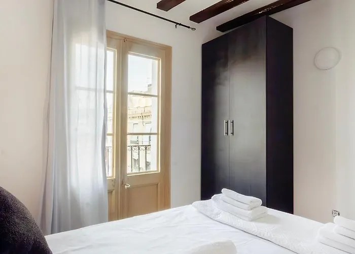 Catalan Charm 3br W 15 Baths
