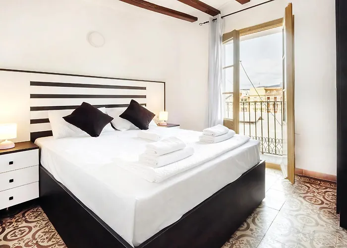 Catalan Charm 3br W 15 Baths *