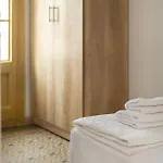 Catalan Charm 3br W 15 Baths *